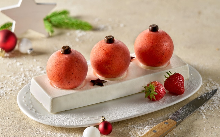 Bûche glacée Boules de Noël - fraise / mascarpone (Numéro d’article 06099)